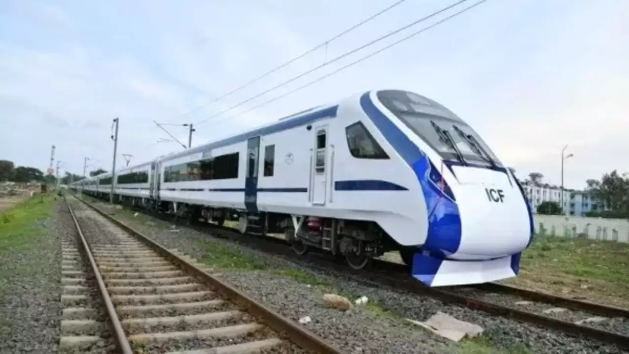 (Vande Bharat Express )