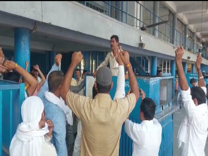 (protest against murder)