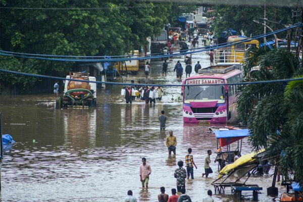 मूसलाधार बारिश