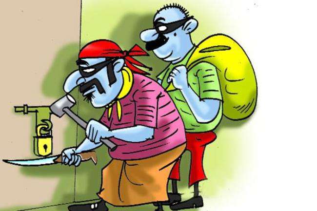 शटर तोड़कर चोरी