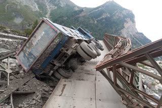 (Valley bridge)
