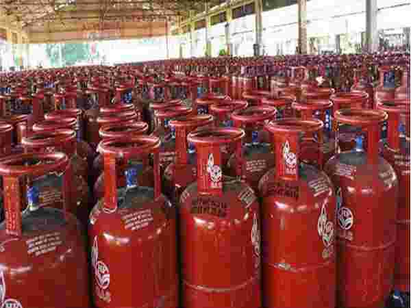 (gas cylinder )