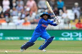 (woman cricketer)