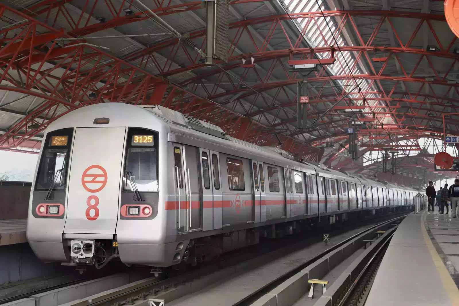 ( Delhi Metro )