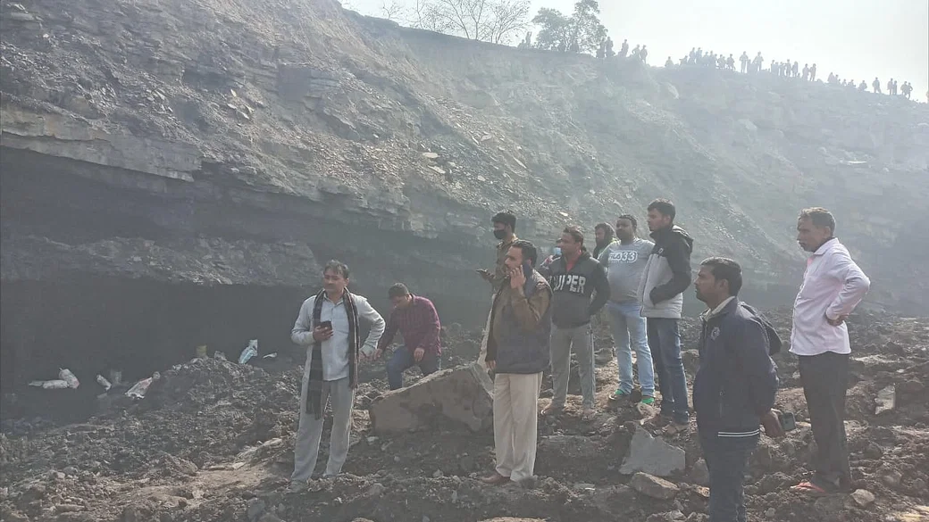 (Coal mine )