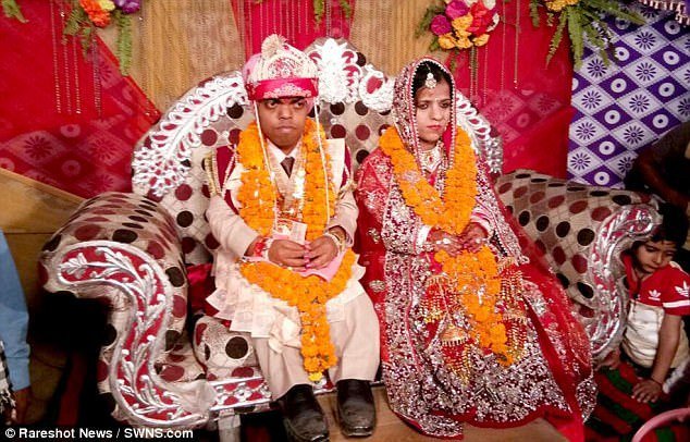   (जोड़ी:)