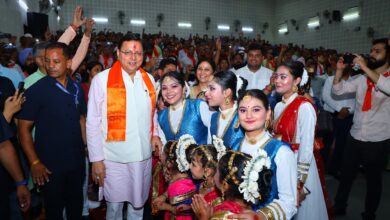 सी एम धामी