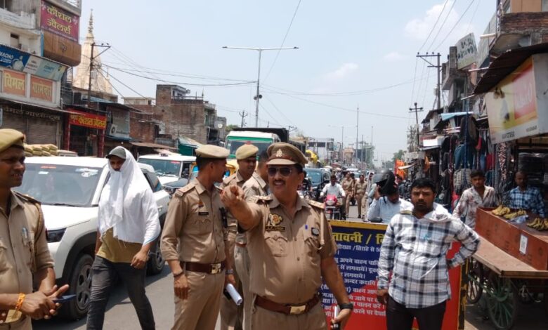 मोहनलालगंज कस्बे में अतिक्रमण हटाकर सौंदर्यीकरण और यातायात व्यवस्था सुधारने की पुलिस पहल