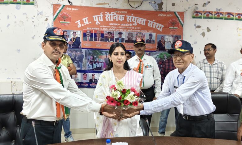 सदर विधानसभा में ऐतिहासिक तिरंगा यात्रा एवं शौर्य यात्रा पर विधायक अदिति सिंह का हुआ सम्मान