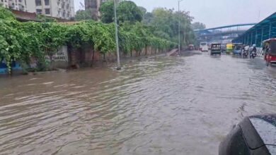 ( भारी बारिश)