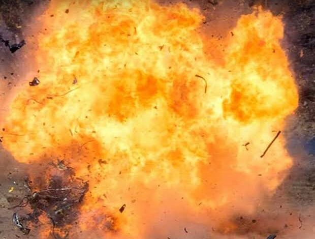 ( धमाकों)